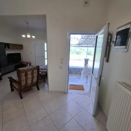 Efesou Family Apartament *