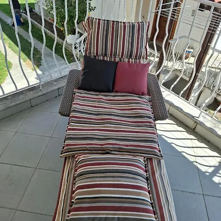 Efesou Family דירה